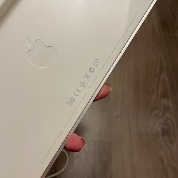 Apple Keyboard with USB - Picture 8 of 11